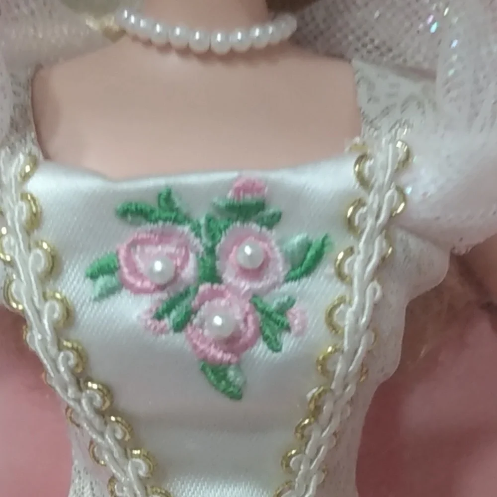 NEW, Birthday Wishes 1998 Collectors Edition Barbie - Picture 12 of 16